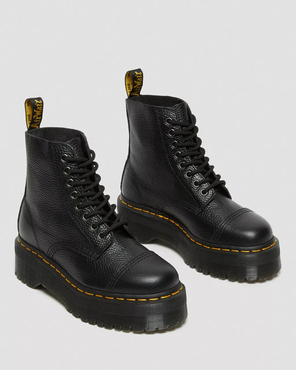 Dr. Martens Anfibio Donna Sinclair Platform-Black