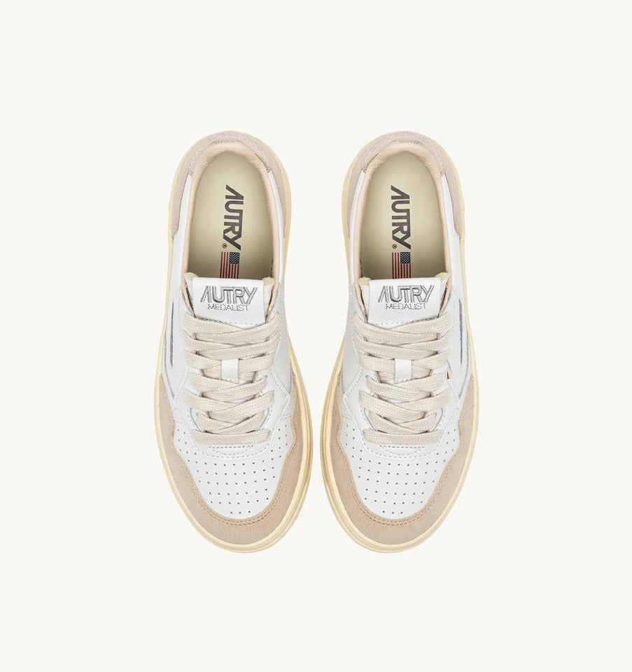 AUTRY Sneakers Donna Medalist Low Woman AULW-LS75-Bianco Oro