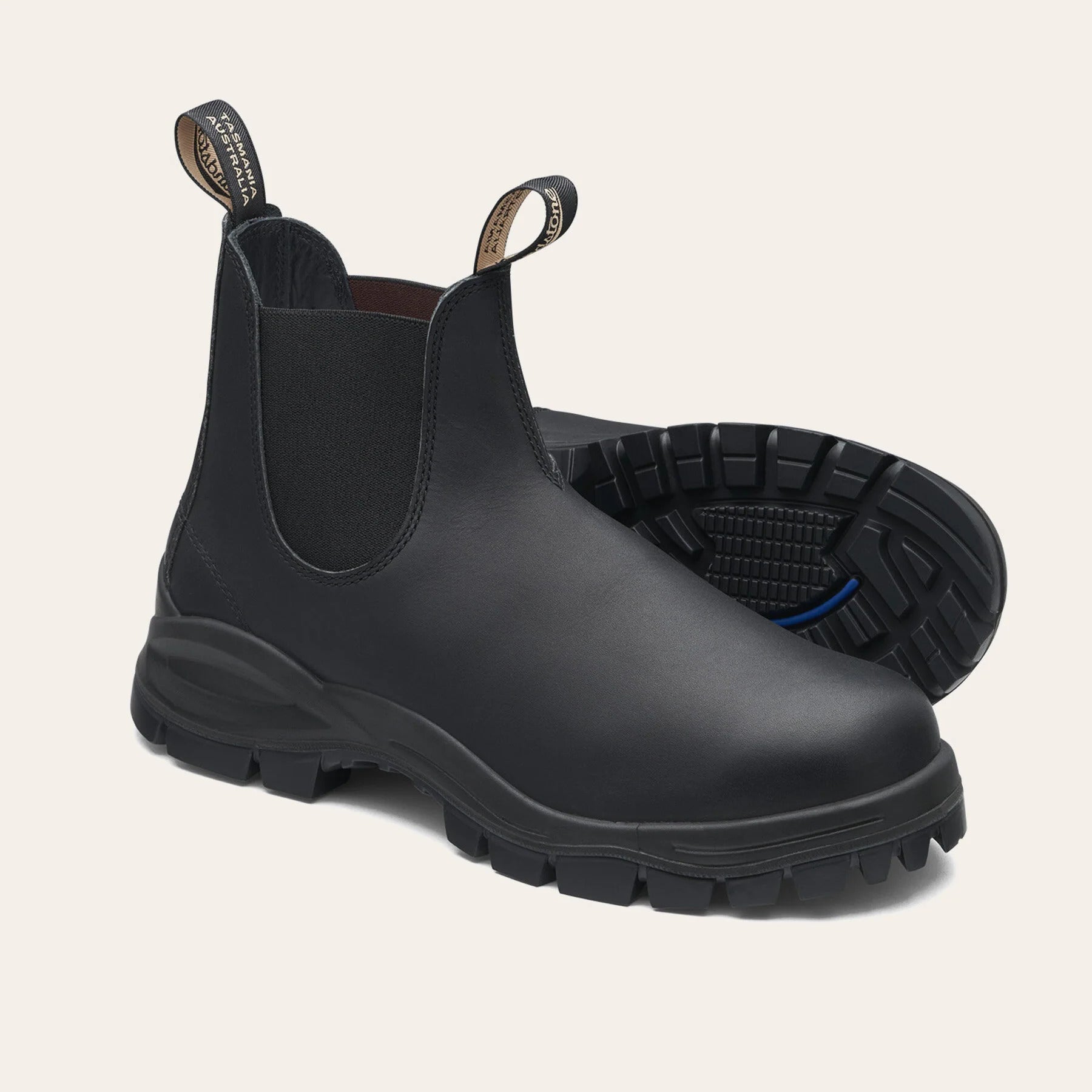 BLUNDSTONE Stivaletto Unisex 2240 Lug Boot-Black Leather